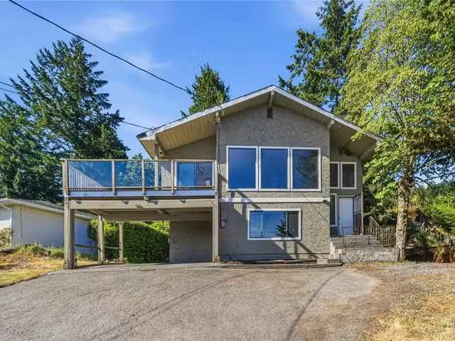 House for sale in Nanoose Bay, British Columbia