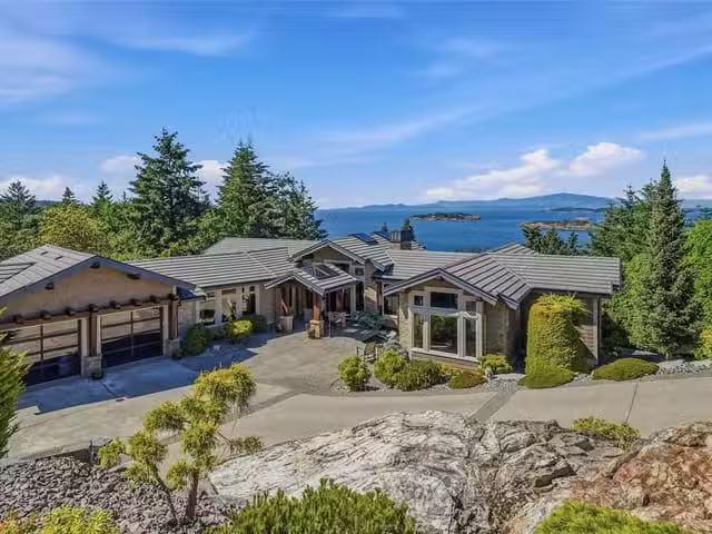 House for sale in Nanoose Bay, British Columbia