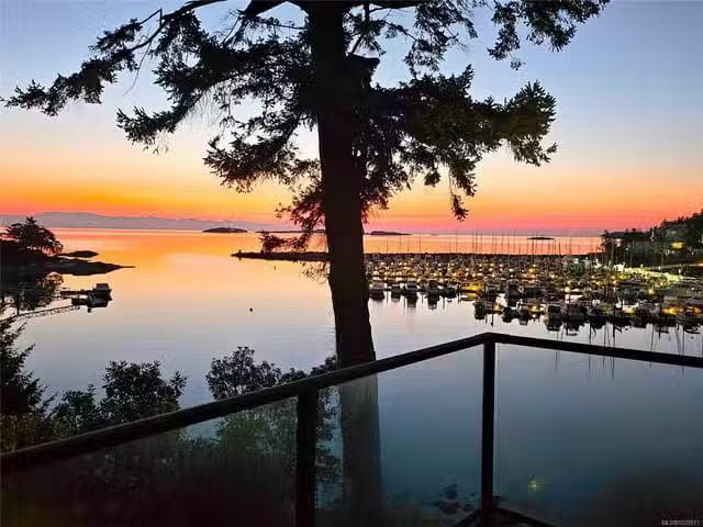 House for sale in Nanoose Bay, British Columbia