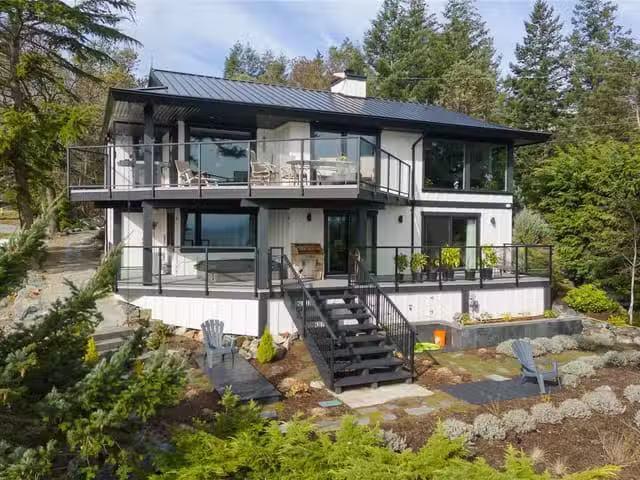 House for sale in Nanoose Bay, British Columbia