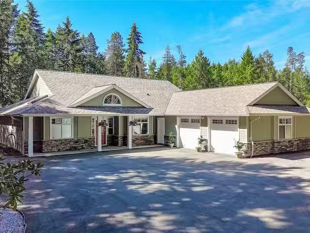 House for sale in Nanoose Bay, British Columbia
