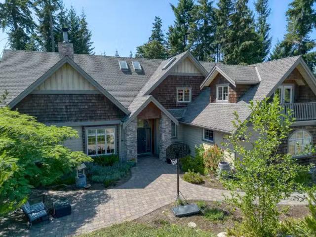 House for sale in Nanoose Bay
