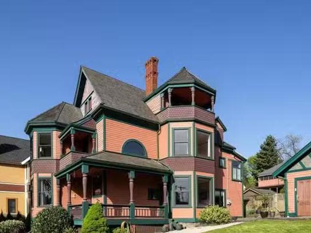 House for sale in New Westminster, British Columbia