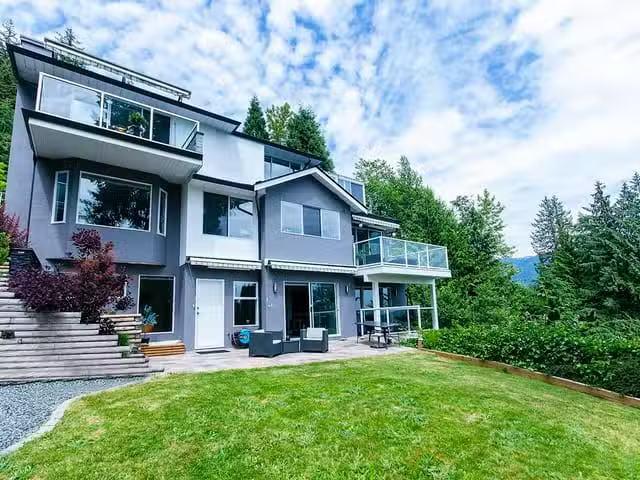 House for sale in North Vancouver, British Columbia