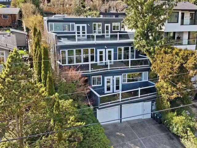 House for sale in North Vancouver, British Columbia