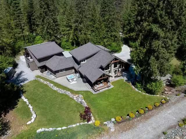House for sale in Pemberton, British Columbia