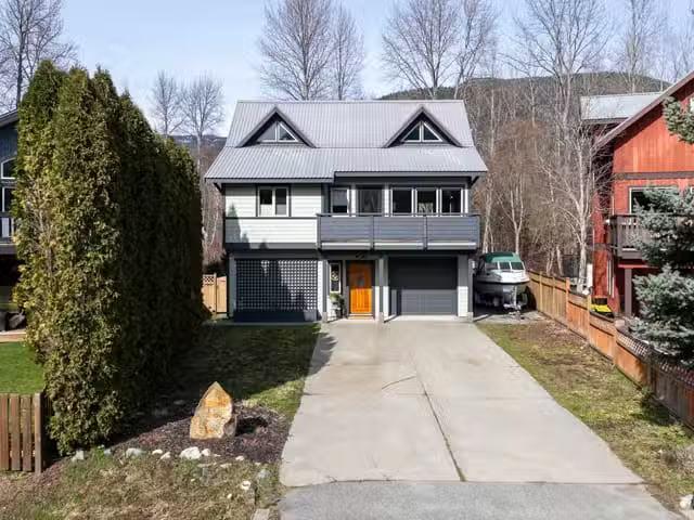 House for sale in Pemberton, British Columbia