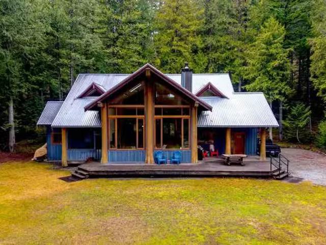 House for sale in Pemberton, British Columbia