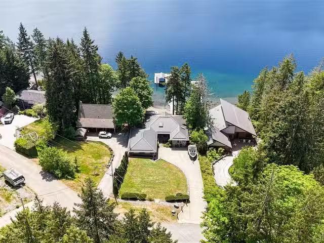 House for sale in Clayoquot, British Columbia
