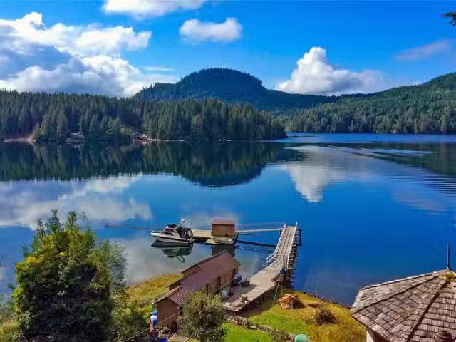 House for sale in Clayoquot, British Columbia