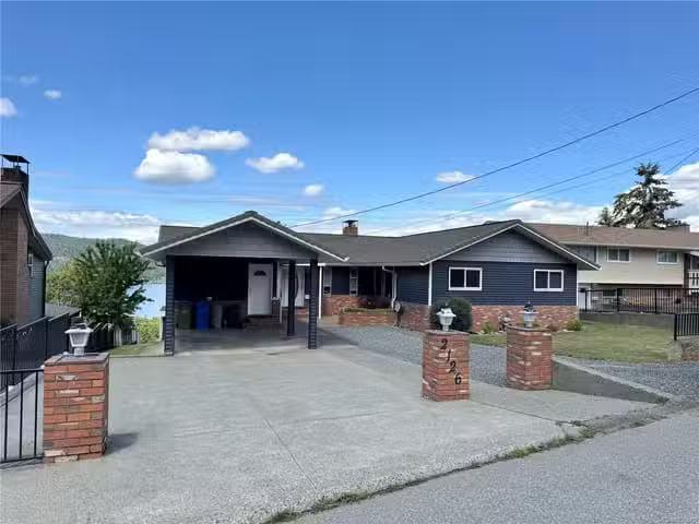 House for sale in Clayoquot, British Columbia