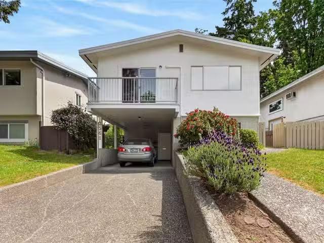 House for sale in Clayoquot, British Columbia