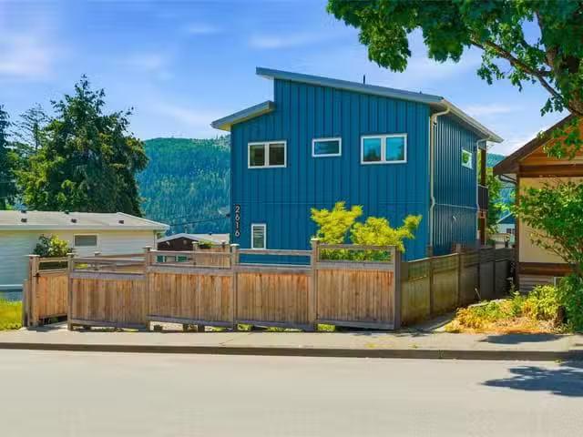House for sale in Clayoquot, British Columbia