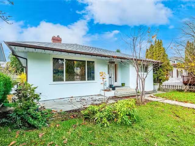 House for sale in Clayoquot, British Columbia
