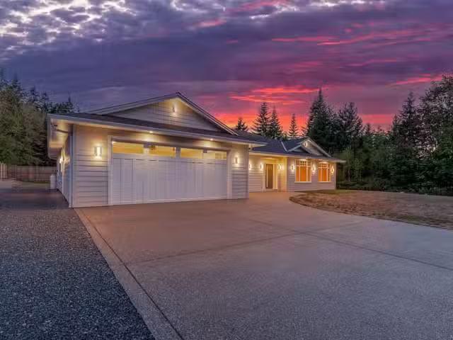 House for sale in Clayoquot, British Columbia