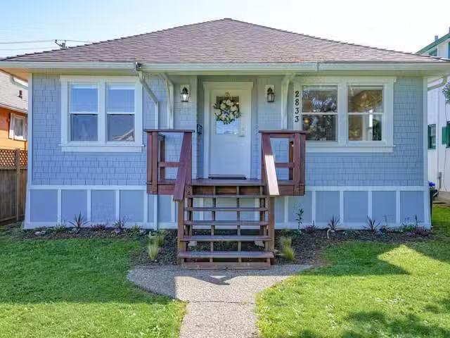 House for sale in Clayoquot, British Columbia