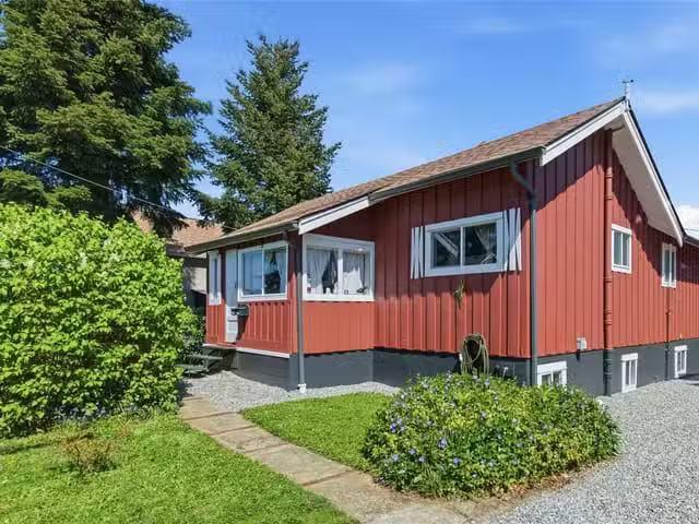 House for sale in Clayoquot, British Columbia
