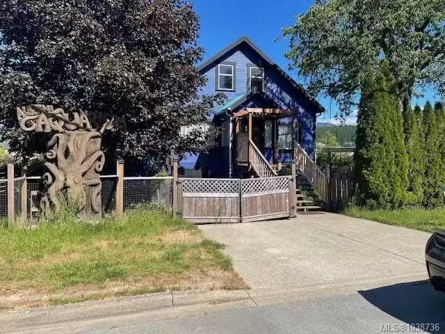 House for sale in Clayoquot, British Columbia
