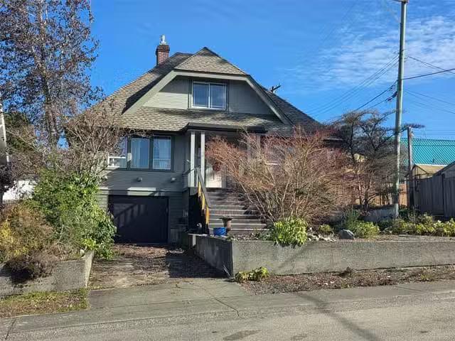 House for sale in Clayoquot, British Columbia