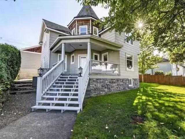 House for sale in Clayoquot, British Columbia