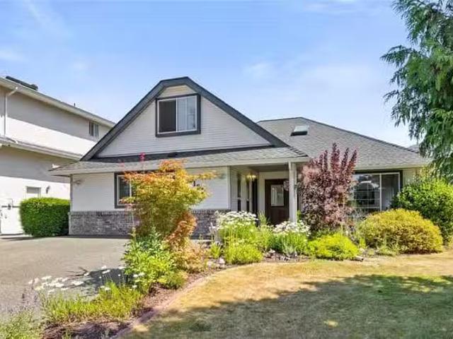House for sale in Clayoquot, British Columbia
