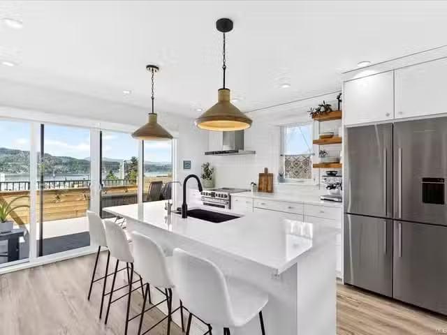 House for sale in Clayoquot, British Columbia