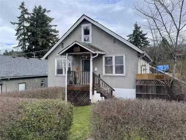 House for sale in Clayoquot, British Columbia