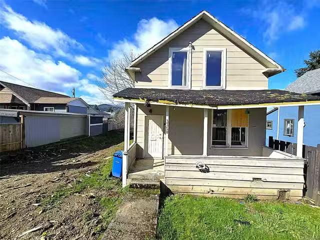 House for sale in Clayoquot, British Columbia