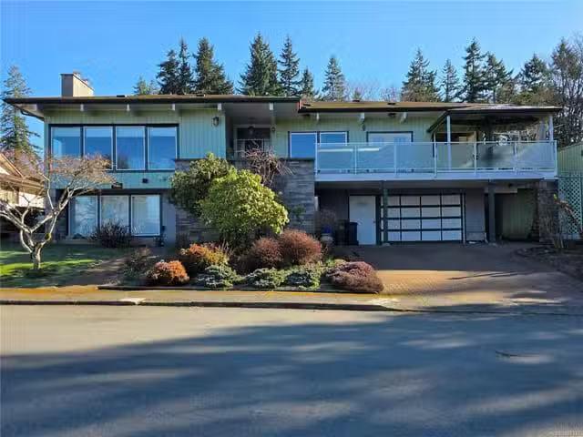 House for sale in Clayoquot, British Columbia