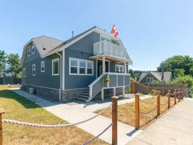 House for sale in Clayoquot, British Columbia