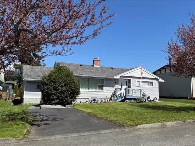 House for sale in Clayoquot, British Columbia
