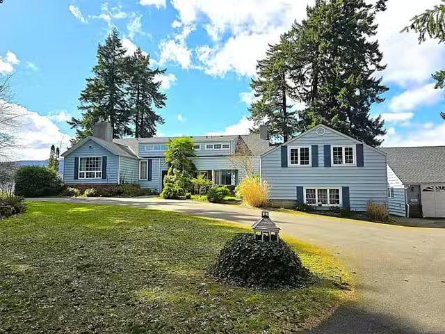 House for sale in Clayoquot, British Columbia