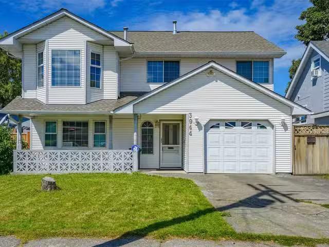 House for sale in Clayoquot, British Columbia