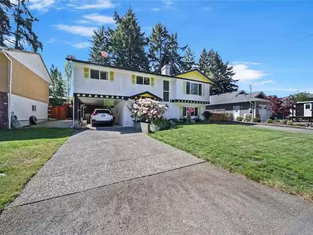 House for sale in Clayoquot, British Columbia