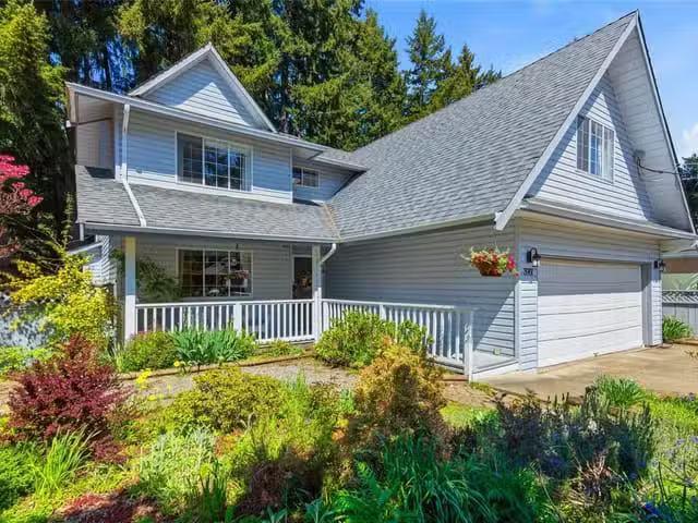 House for sale in Clayoquot, British Columbia