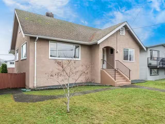 House for sale in Clayoquot, British Columbia