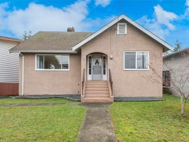 House for sale in Clayoquot, British Columbia