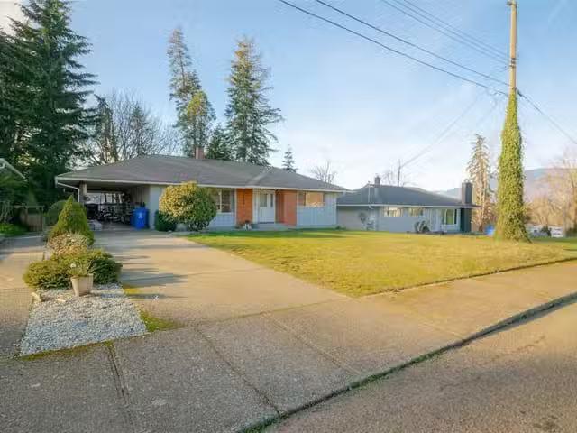 House for sale in Clayoquot, British Columbia