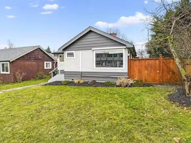 House for sale in Clayoquot, British Columbia