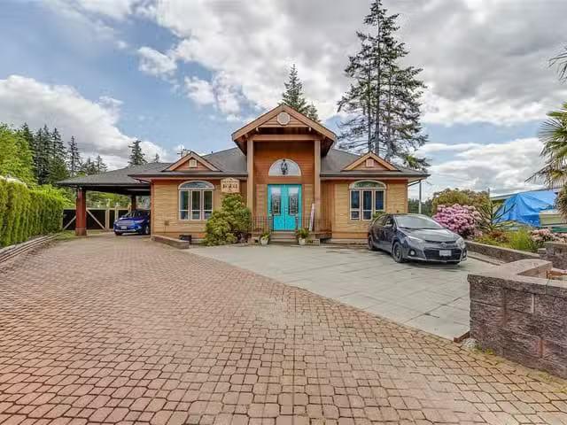 House for sale in Clayoquot, British Columbia