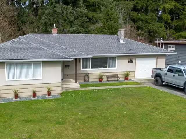 House for sale in Clayoquot, British Columbia