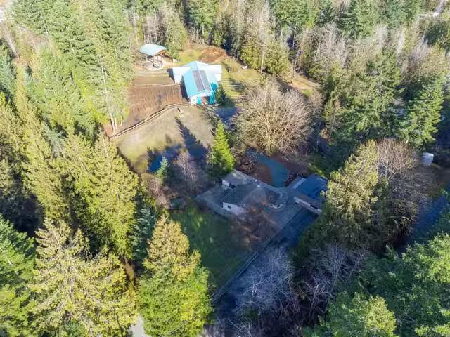 House for sale in Clayoquot, British Columbia