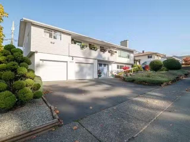 House for sale in Clayoquot, British Columbia