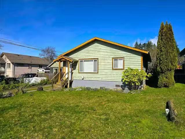 House for sale in Clayoquot, British Columbia