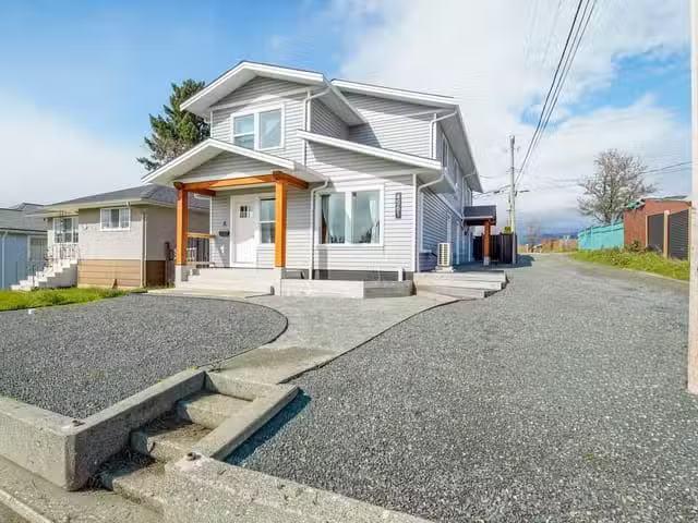 House for sale in Clayoquot, British Columbia