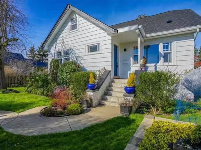 House for sale in Clayoquot, British Columbia