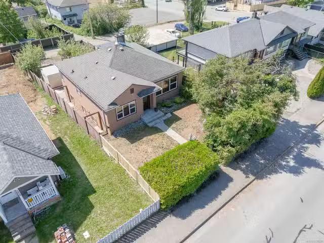House for sale in Clayoquot, British Columbia