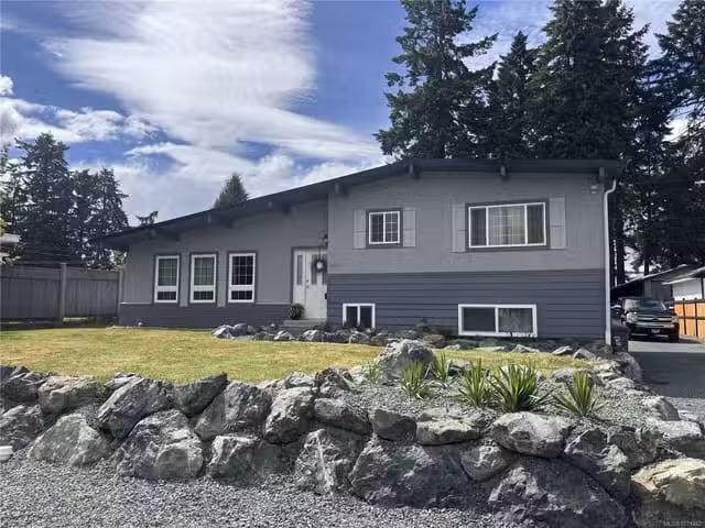 House for sale in Clayoquot, British Columbia