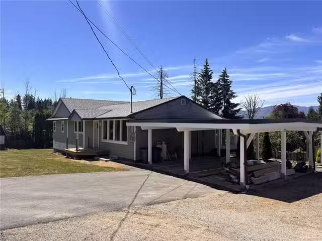 House for sale in Clayoquot, British Columbia
