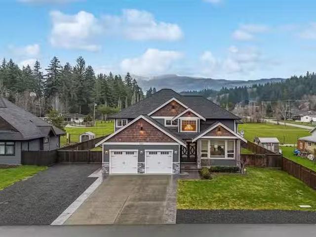 House for sale in Clayoquot, British Columbia